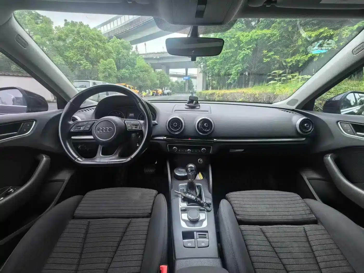 Audi A3 2019 Sportback 35 TFSI Sport (China VI Emission Standard) — миниатюра 3