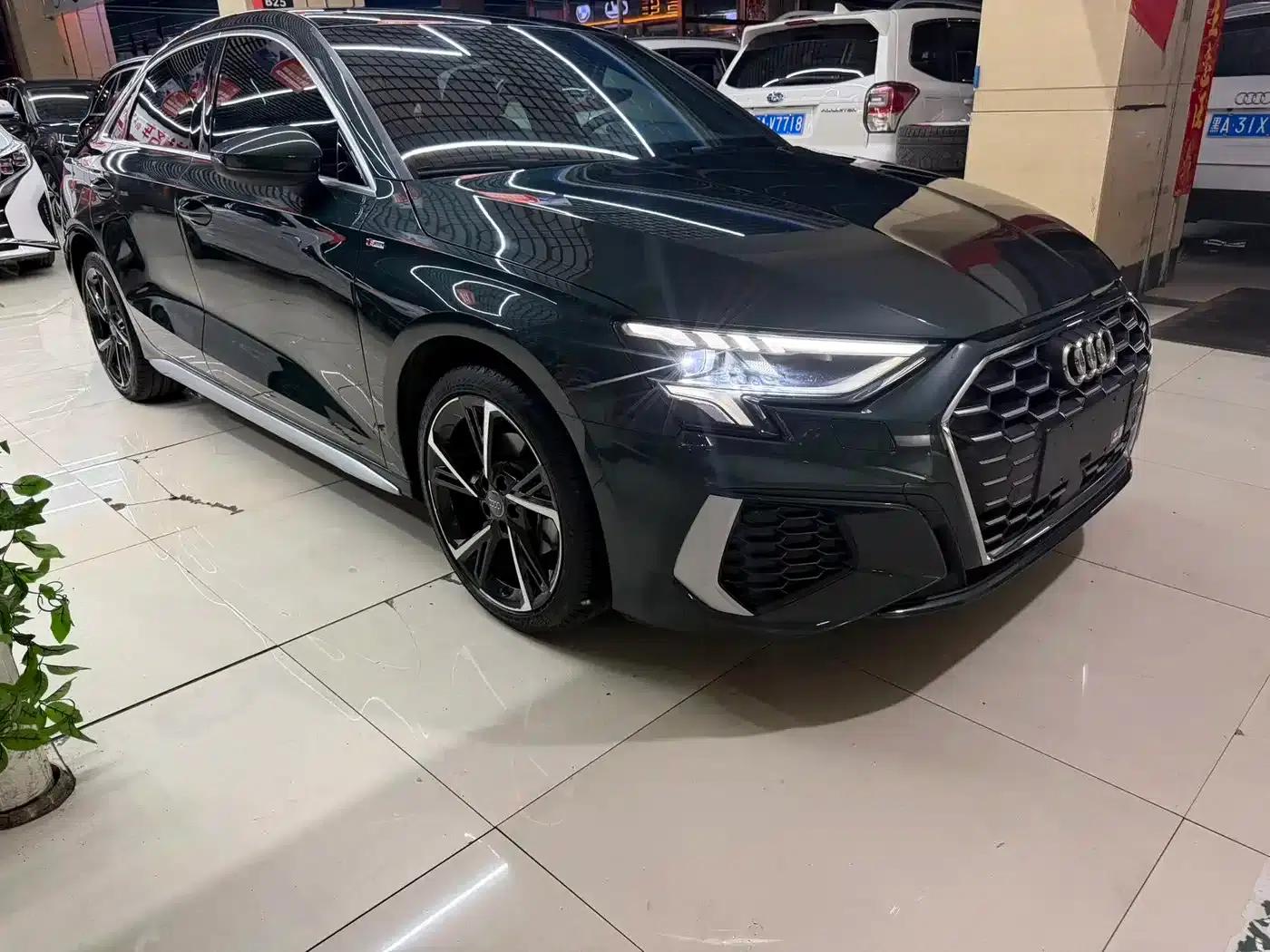Audi A3 2021 Sportback 35 TFSI Fashion Sport — миниатюра 3