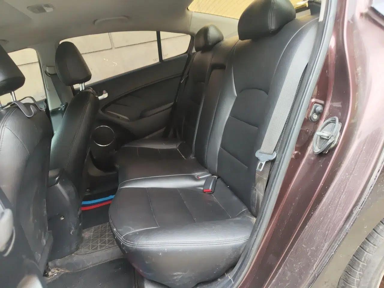 Kia K3 2013 1.6L Automatic GLS — миниатюра 17