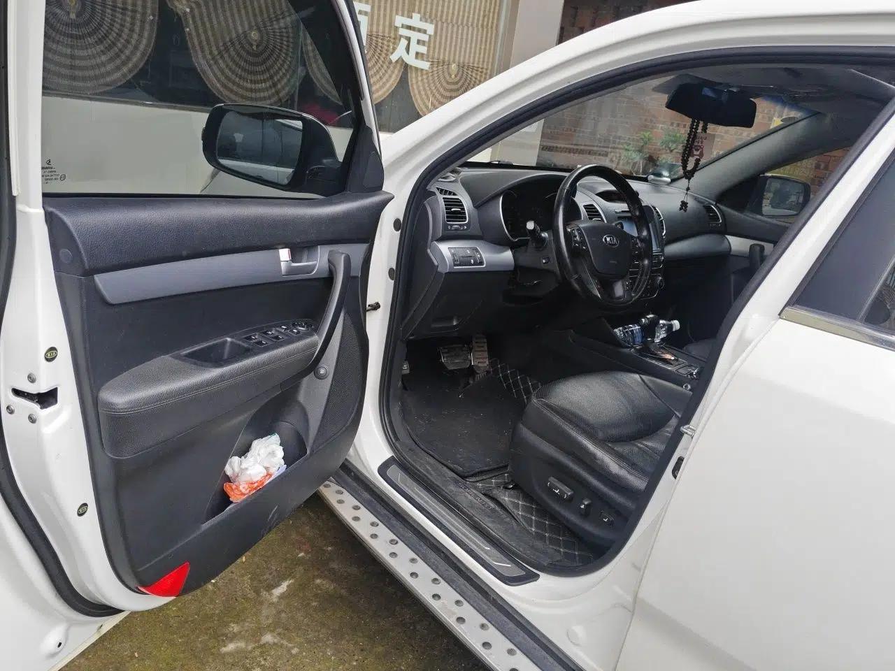 Kia Sorento 2013 2.2T 7-seat Diesel Luxury Edition — миниатюра 16