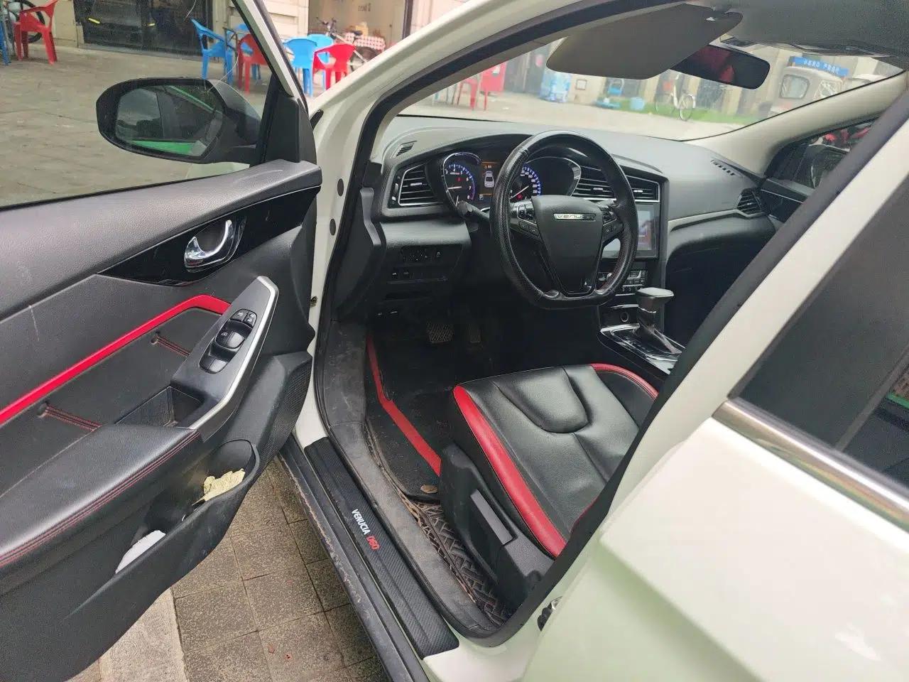 Venucia D60 2020 1.6L XL CVT Enjoyment Edition — миниатюра 16