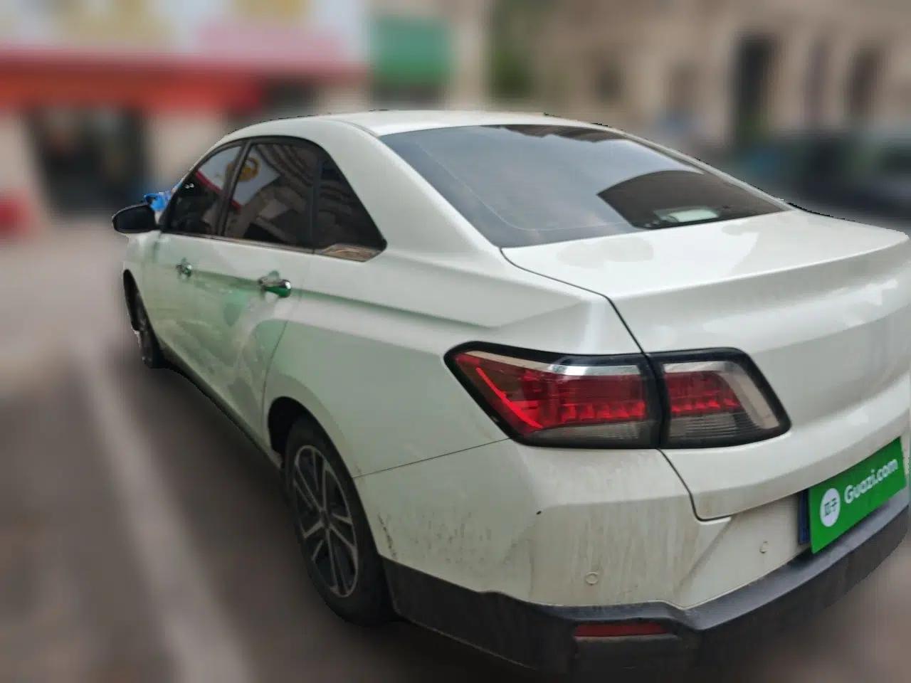 Venucia D60 2020 1.6L XL CVT Enjoyment Edition — миниатюра 4