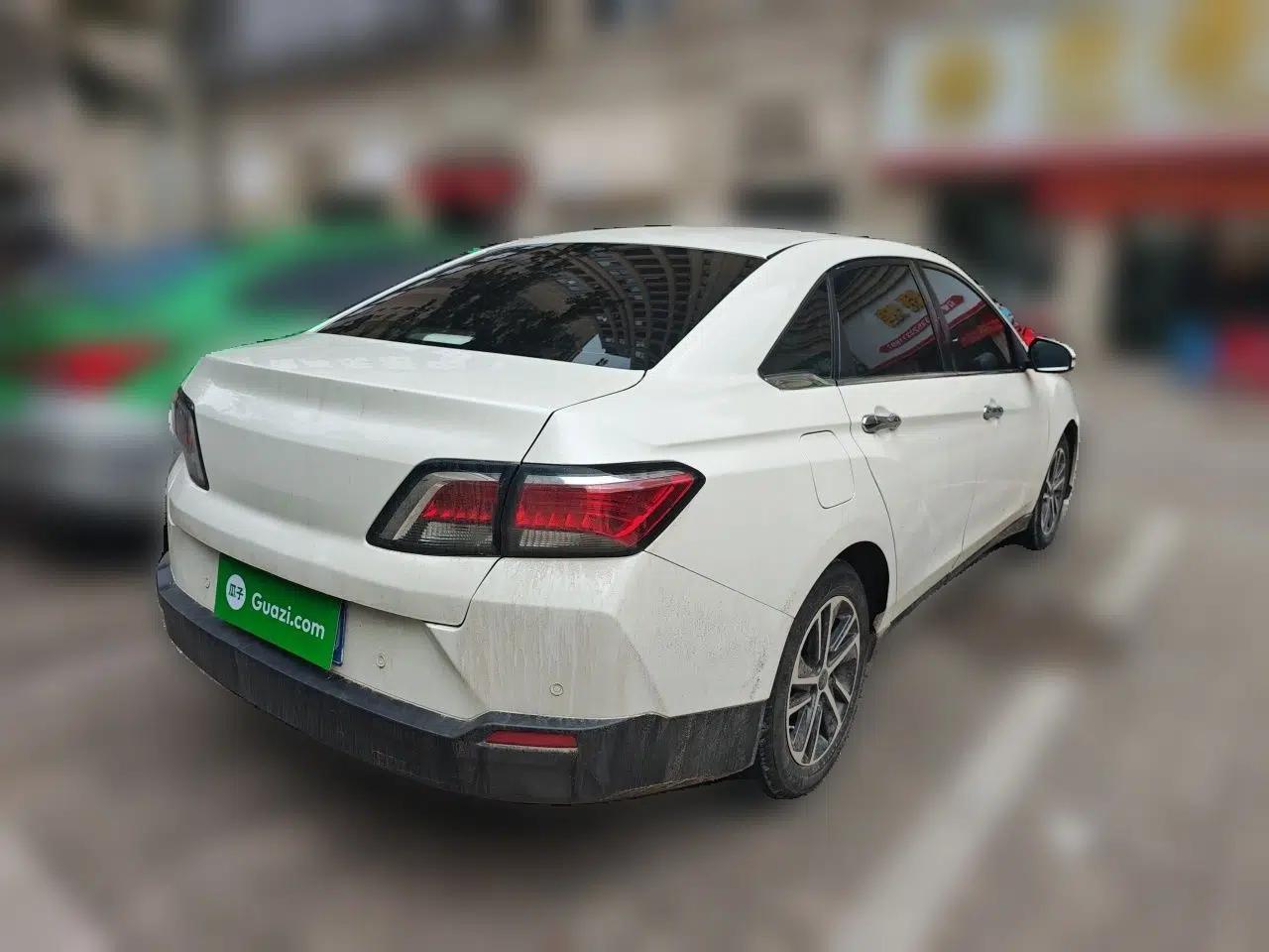 Venucia D60 2020 1.6L XL CVT Enjoyment Edition — миниатюра 6