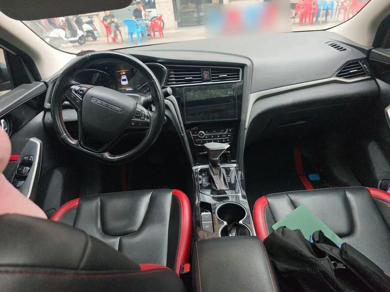 Venucia D60 2020 1.6L XL CVT Enjoyment Edition — миниатюра 9