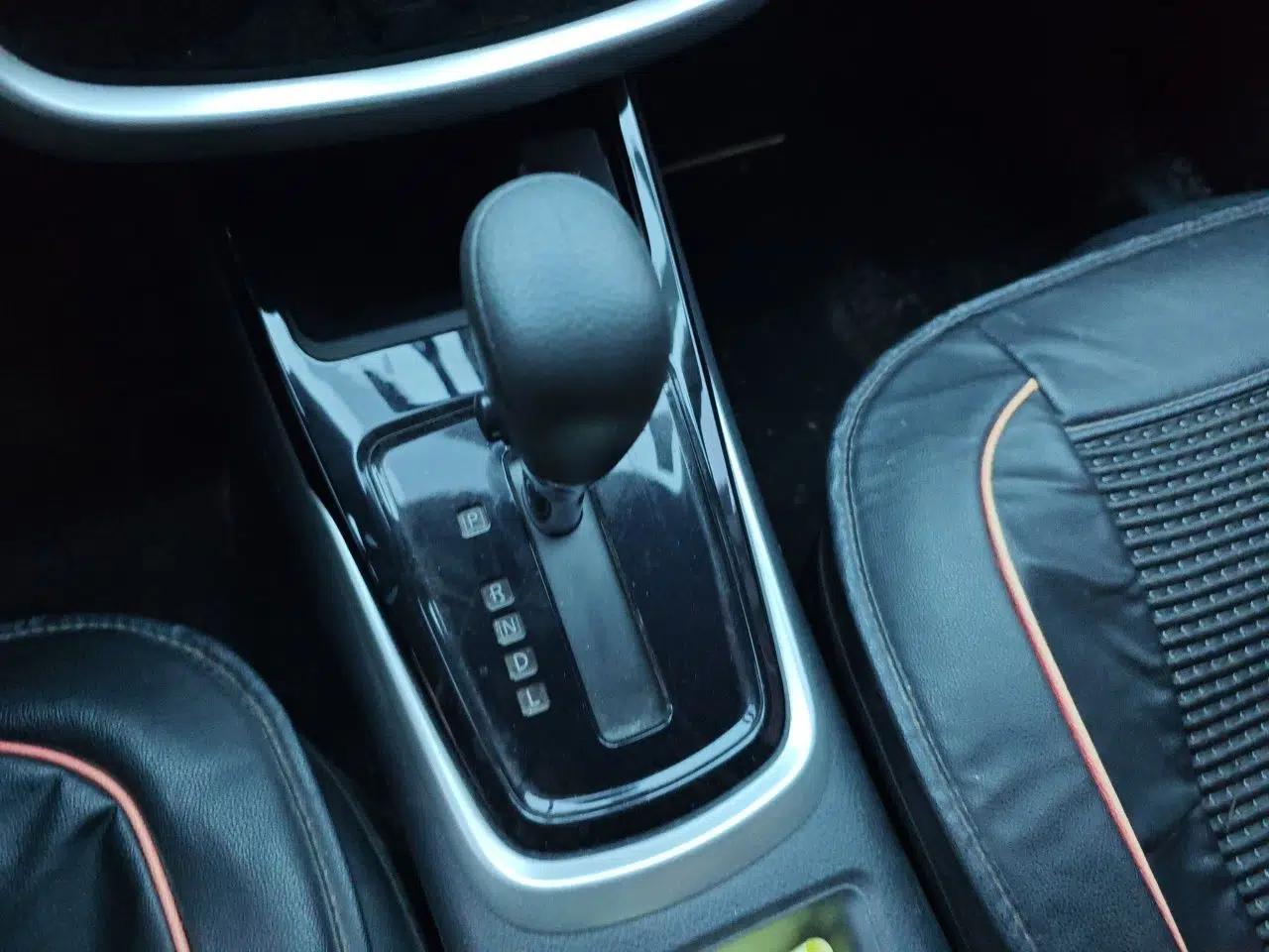Nissan Tiida 2016 1.6L CVT Cool Dynamic Edition — миниатюра 14