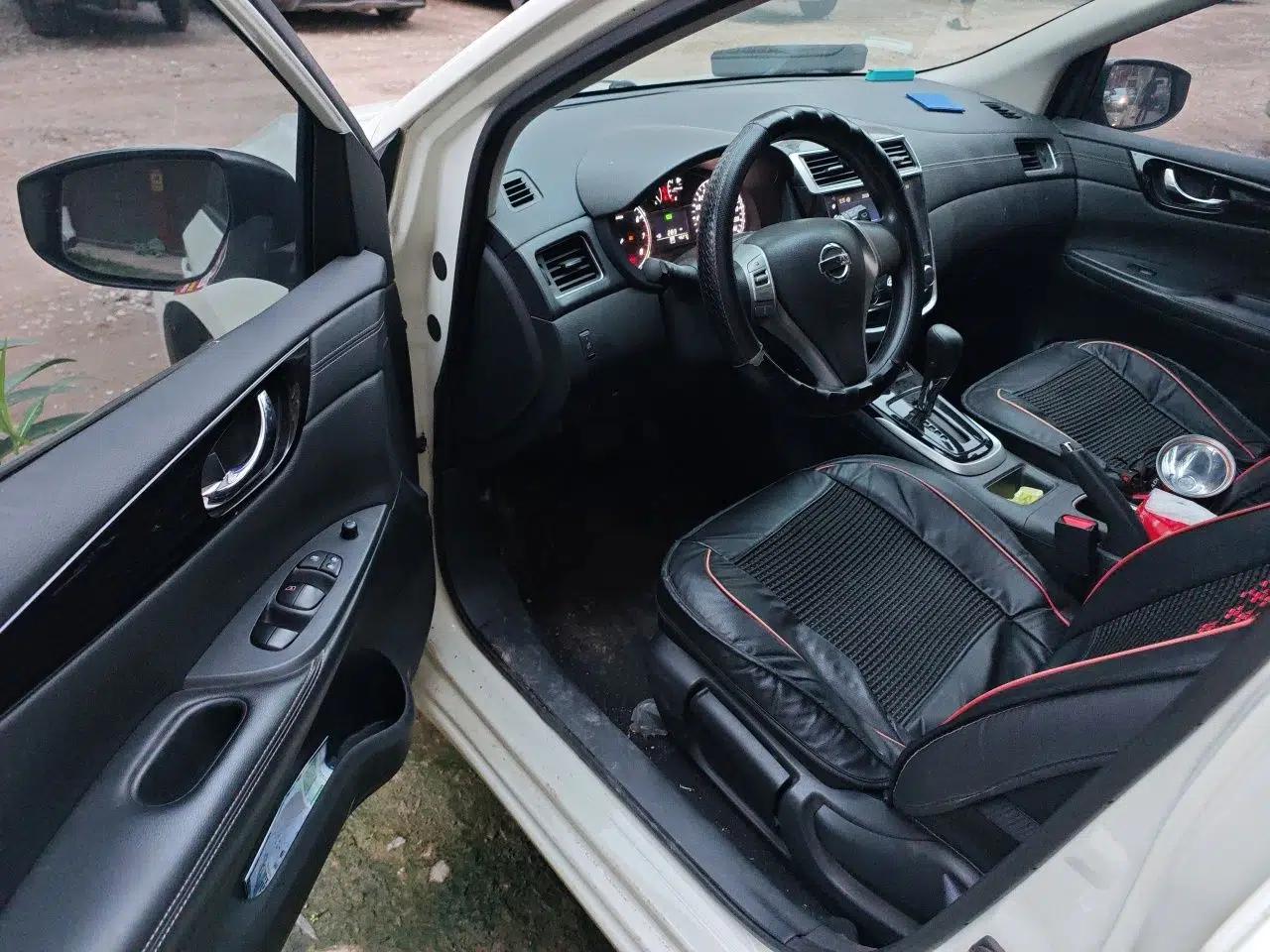 Nissan Tiida 2016 1.6L CVT Cool Dynamic Edition — миниатюра 16