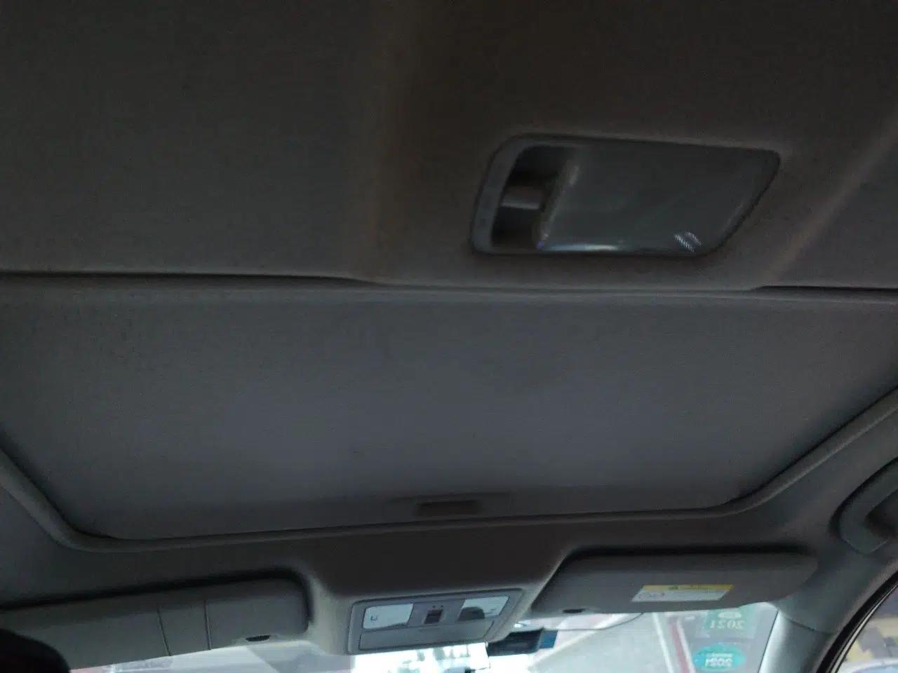 Nissan Tiida 2016 1.6L CVT Cool Dynamic Edition — миниатюра 18