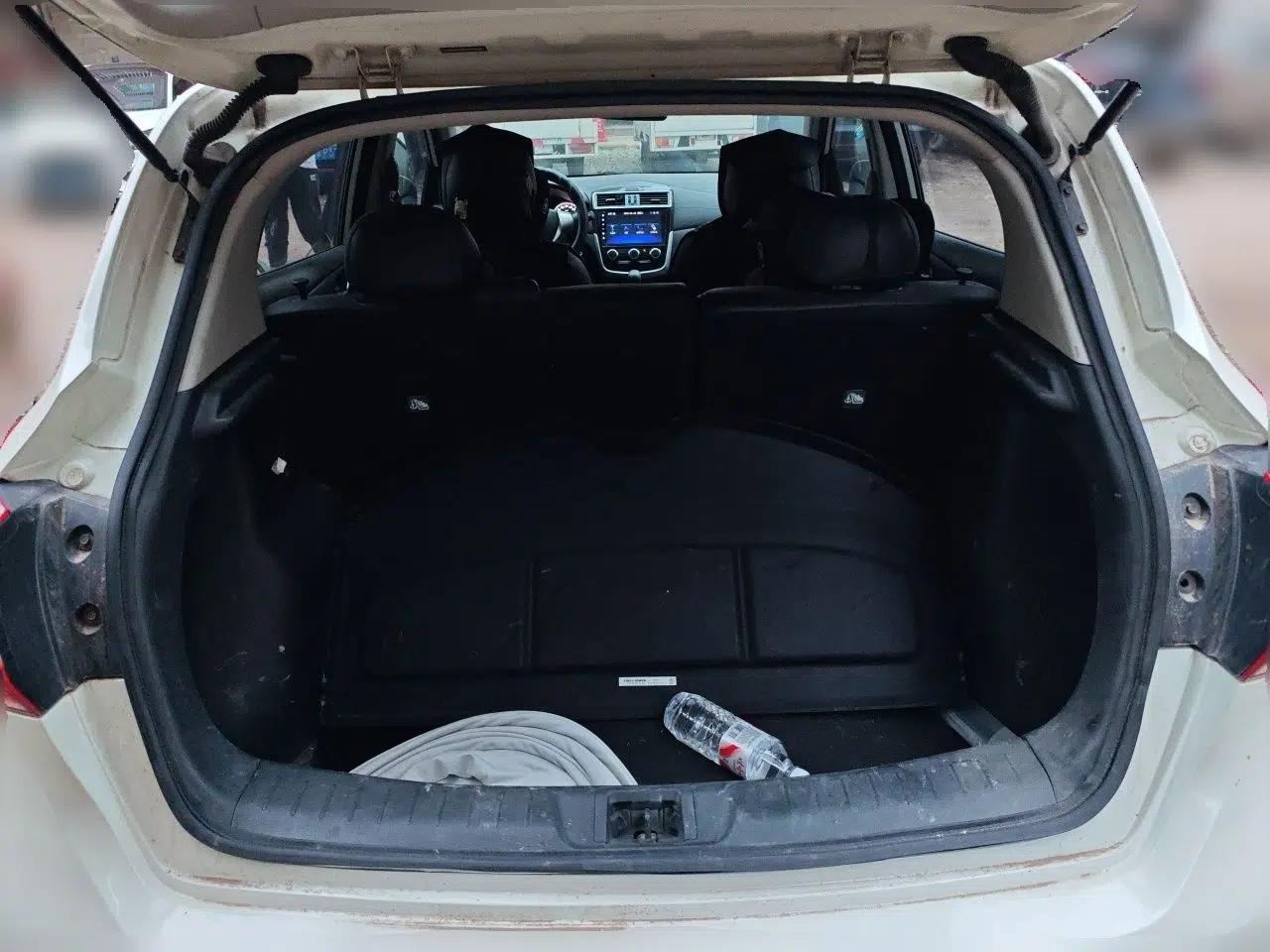 Nissan Tiida 2016 1.6L CVT Cool Dynamic Edition — миниатюра 19