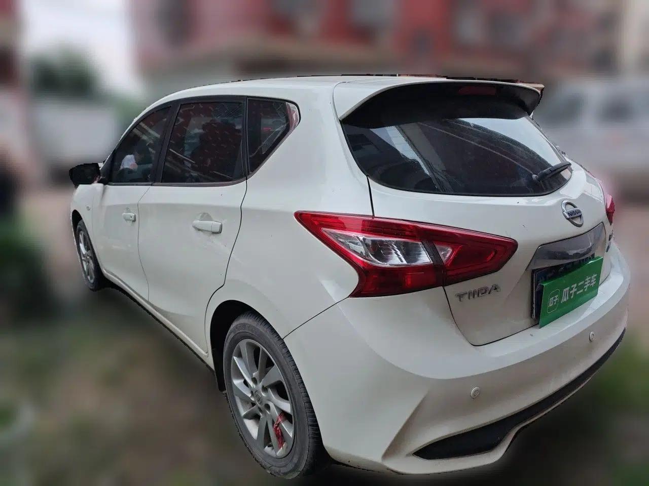 Nissan Tiida 2016 1.6L CVT Cool Dynamic Edition — миниатюра 4