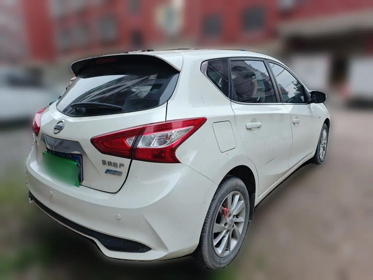Nissan Tiida 2016 1.6L CVT Cool Dynamic Edition — миниатюра 6
