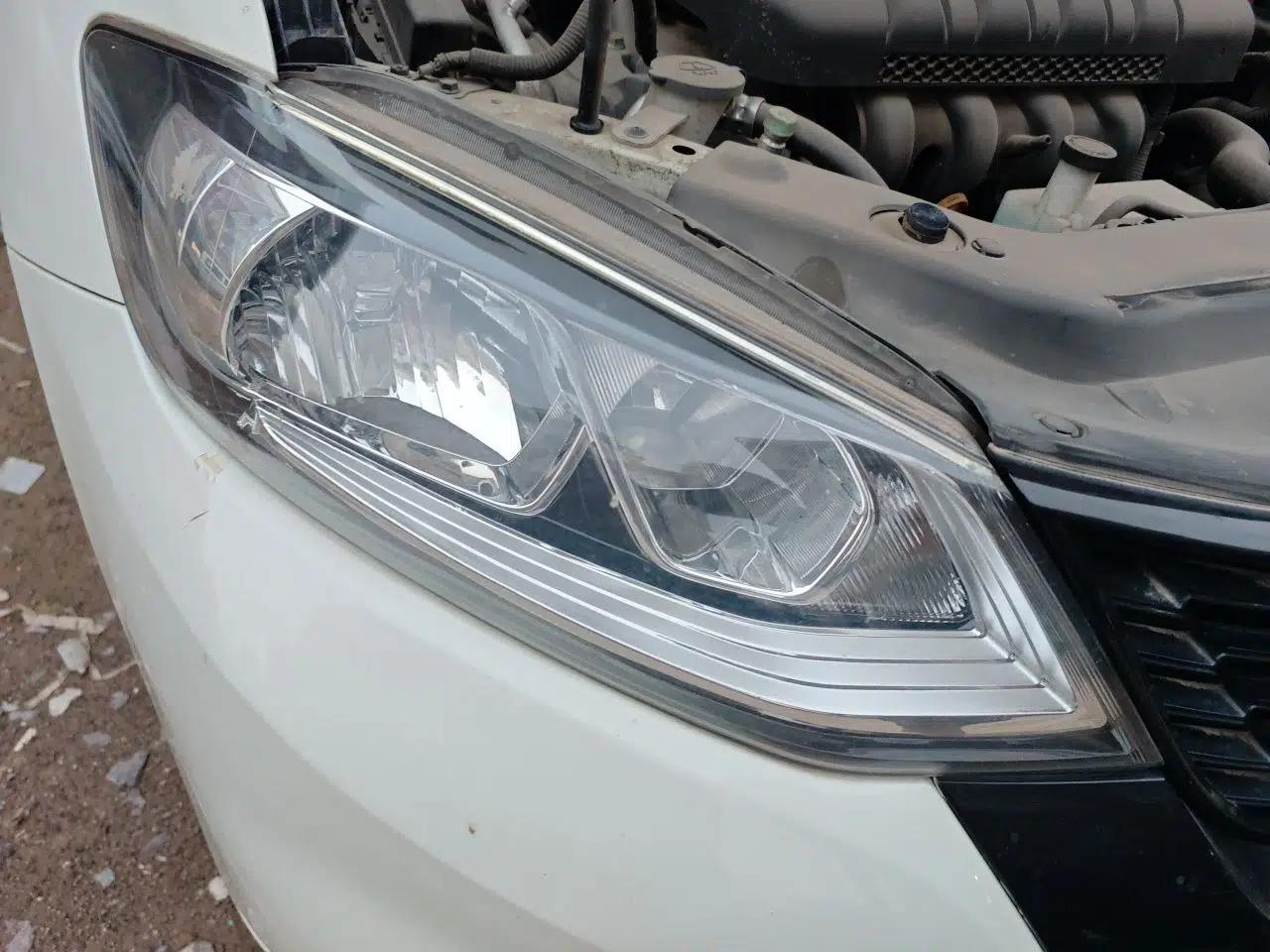 Nissan Tiida 2016 1.6L CVT Cool Dynamic Edition — миниатюра 7