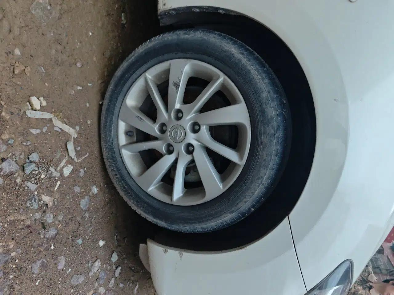 Nissan Tiida 2016 1.6L CVT Cool Dynamic Edition — миниатюра 8
