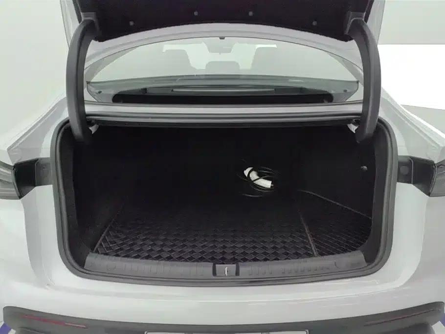 Seal 06 2025 DM-i Intelligent Driving Edition 80KM Luxury Model — миниатюра 4