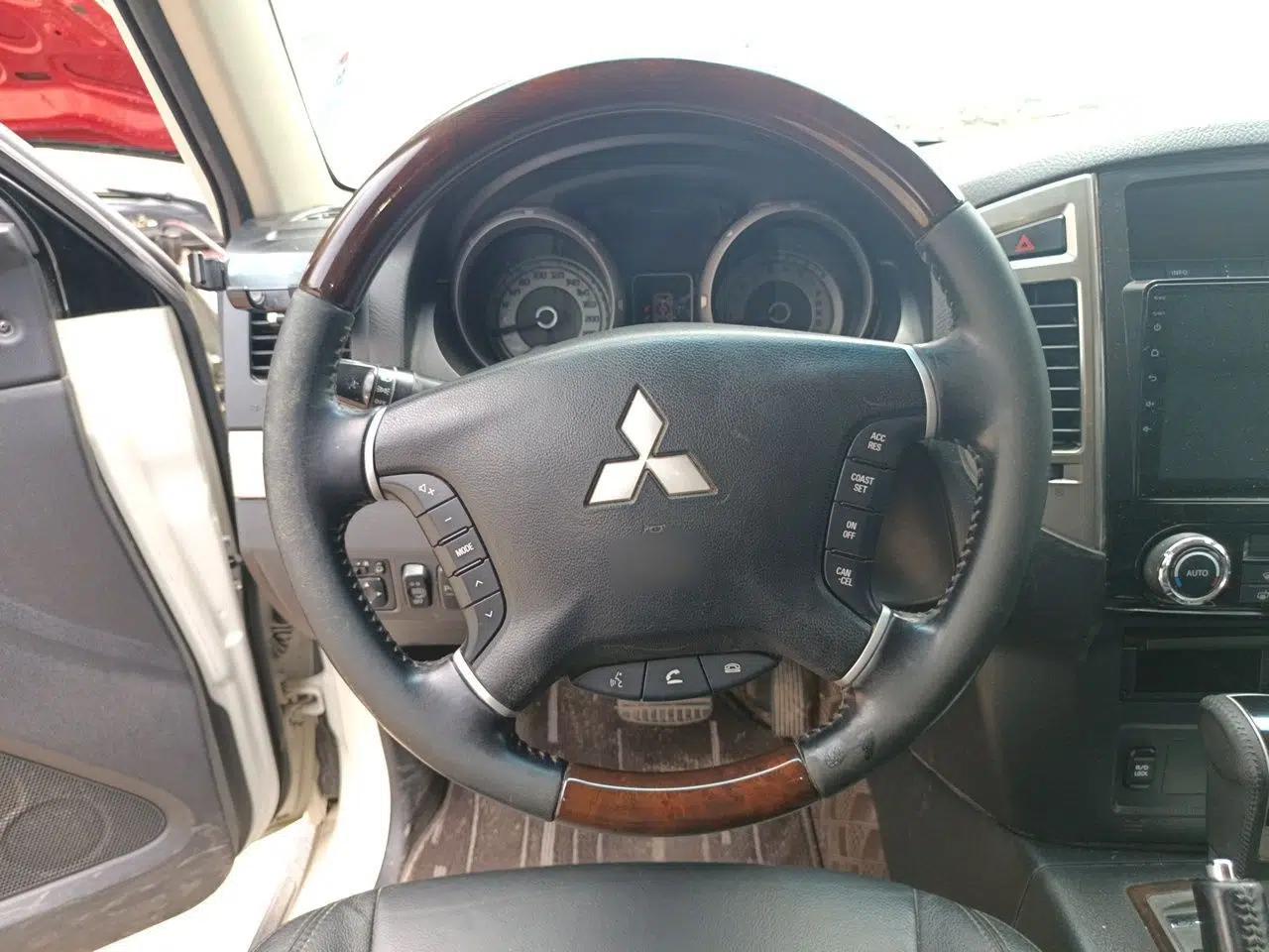 Mitsubishi Pajero V93 3.0L automatic — миниатюра 10