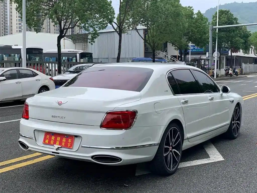 Flying Spur 2005 6.0T Standard Edition — миниатюра 4