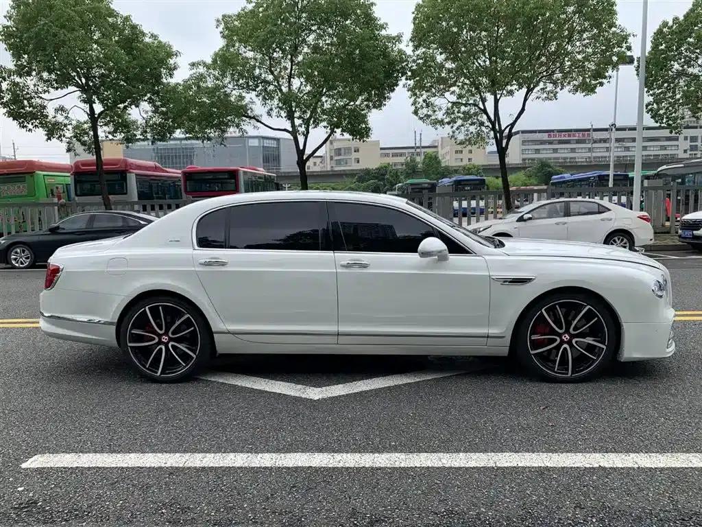 Flying Spur 2005 6.0T Standard Edition — миниатюра 9