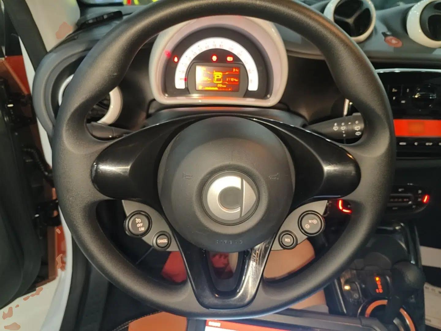 smart fortwo 2018 1.0L 52kW Hardtop Dynamic Version China V — миниатюра 13