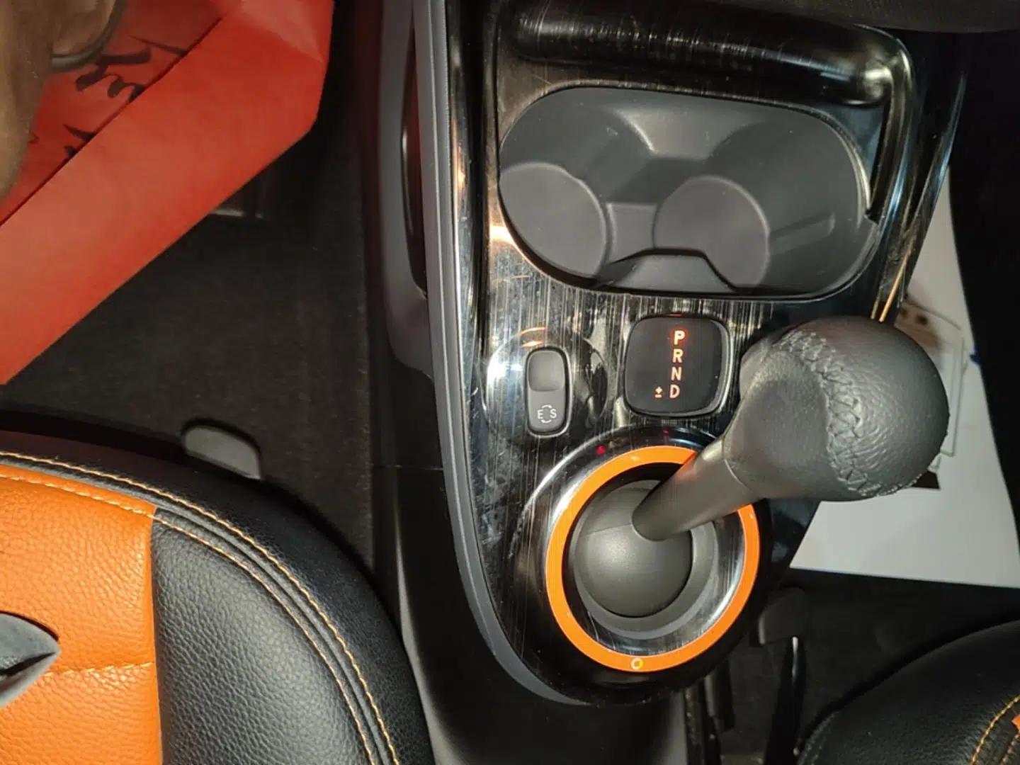 smart fortwo 2018 1.0L 52kW Hardtop Dynamic Version China V — миниатюра 16