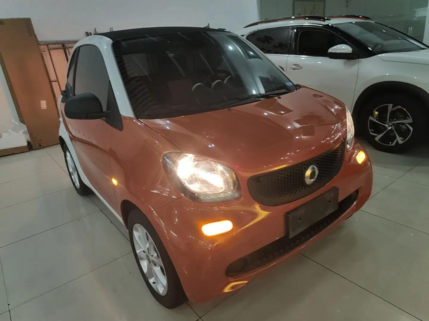 smart fortwo 2018 1.0L 52kW Hardtop Dynamic Version China V — миниатюра 3