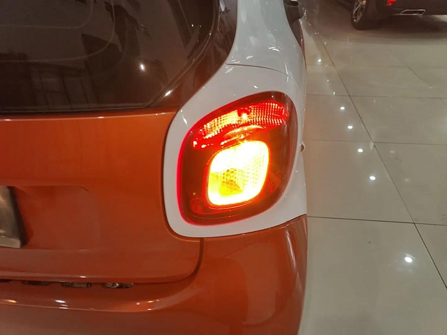 smart fortwo 2018 1.0L 52kW Hardtop Dynamic Version China V — миниатюра 9