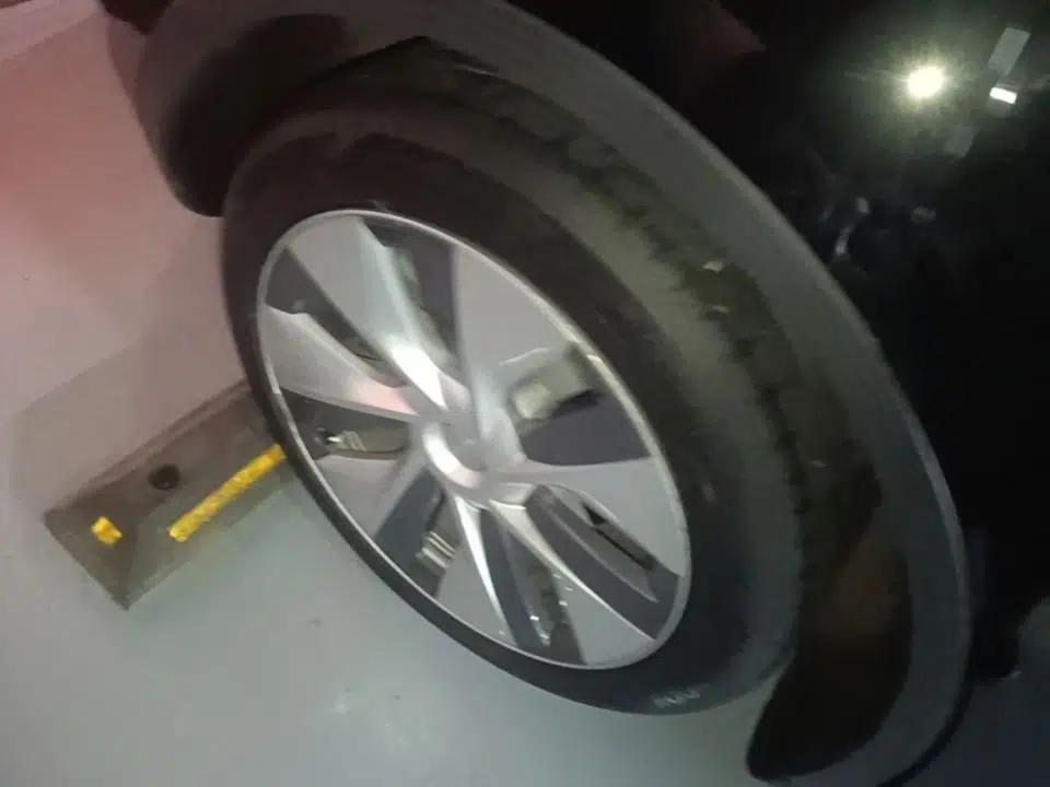 Tesla Model Y 2022 Revised Version Rear-Wheel Drive — миниатюра 11