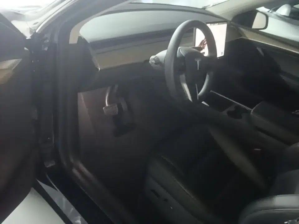 Tesla Model Y 2022 Revised Version Rear-Wheel Drive — миниатюра 18