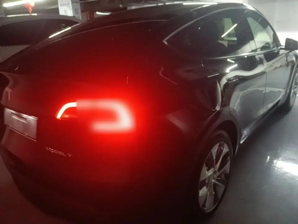 Tesla Model Y 2022 Revised Version Rear-Wheel Drive — миниатюра 6