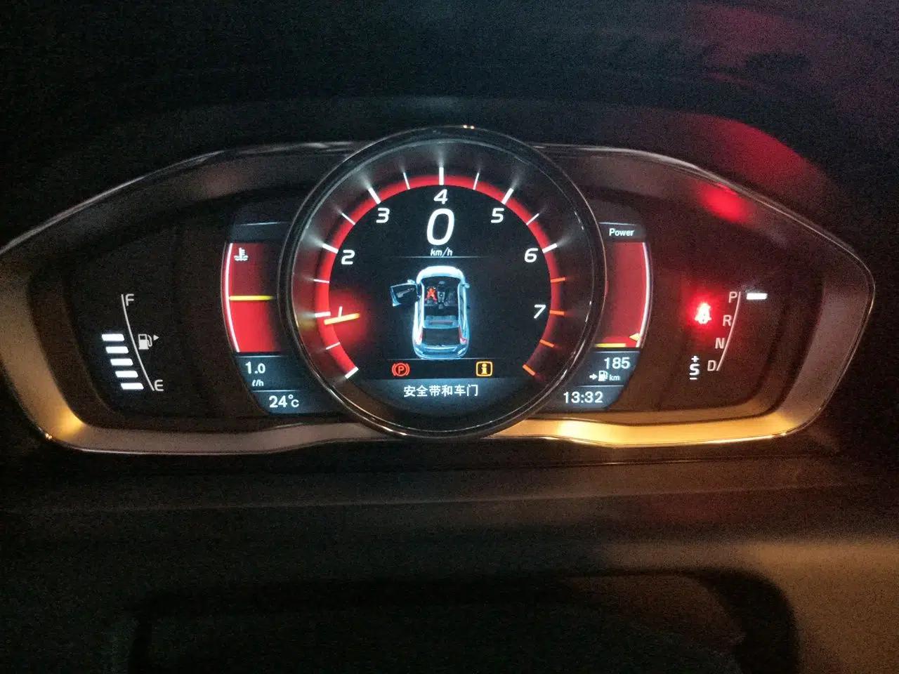 Volvo XC60 2015 T5 Smart Upgrade Model — миниатюра 11