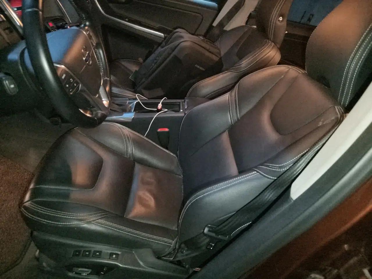 Volvo XC60 2015 T5 Smart Upgrade Model — миниатюра 15