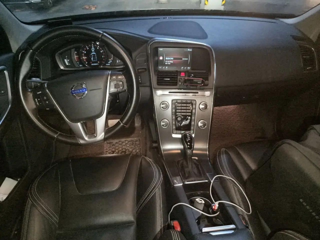 Volvo XC60 2015 T5 Smart Upgrade Model — миниатюра 9