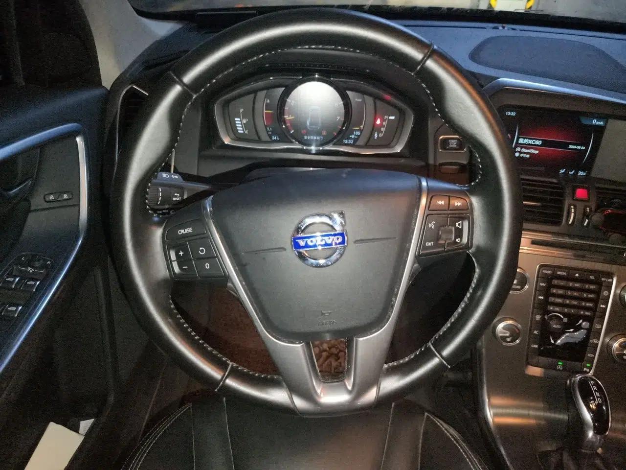 Volvo XC60 2015 T5 Smart Upgrade Model — миниатюра 10