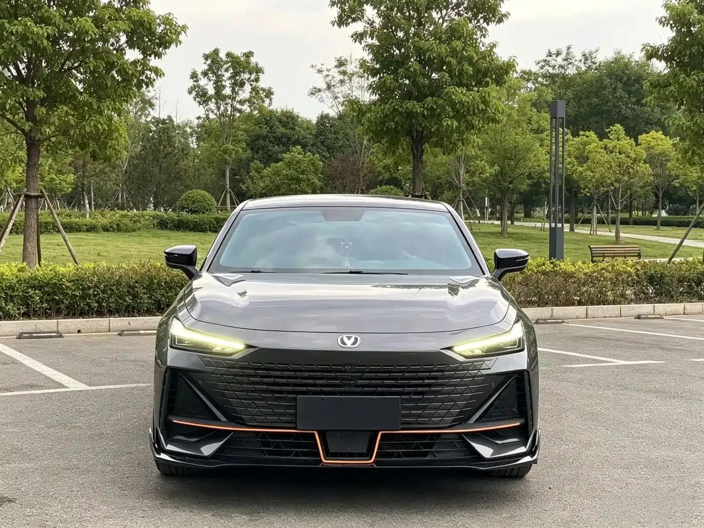 Changan UNI-V 2022 1.5T Sport Edition — миниатюра 3