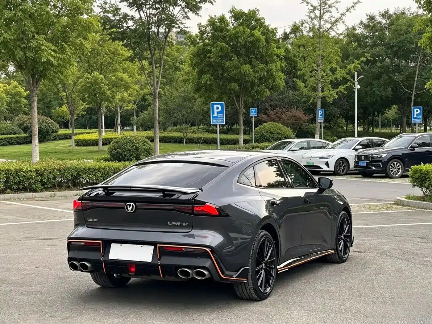 Changan UNI-V 2022 1.5T Sport Edition — миниатюра 6