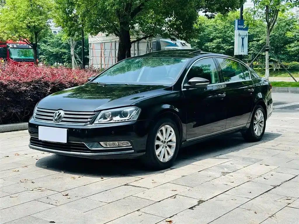 2013 Volkswagen Passat 1.8TSI Luxury — миниатюра 1