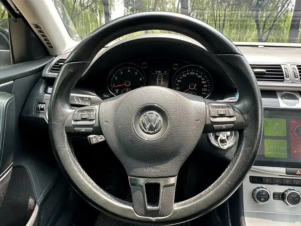 2013 Volkswagen Passat 1.8TSI Luxury — миниатюра 17