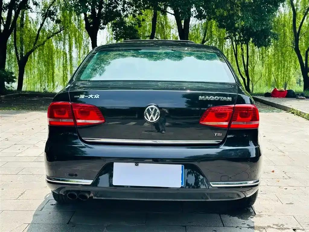 2013 Volkswagen Passat 1.8TSI Luxury — миниатюра 8