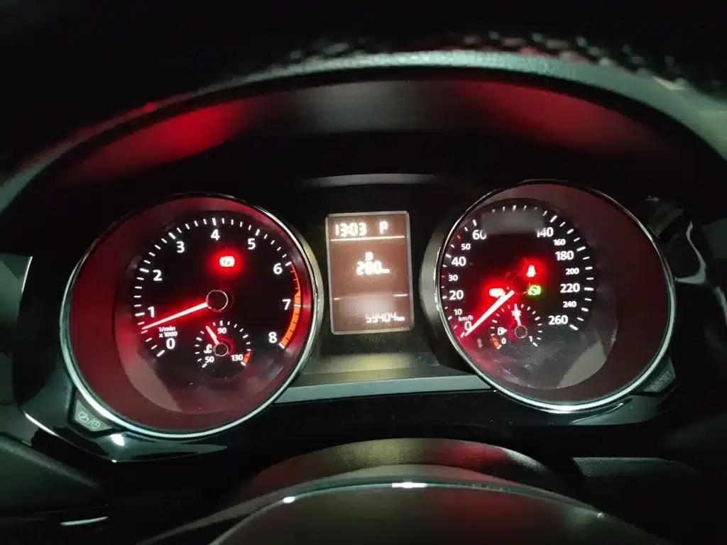 2017 Volkswagen Sagitar 230TSI Automatic Comfort Edition — миниатюра 4