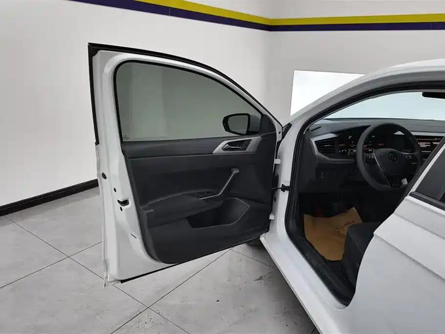 2023 Polo Facelift Plus 1.5L Automatic Enjoy Life Edition — миниатюра 7