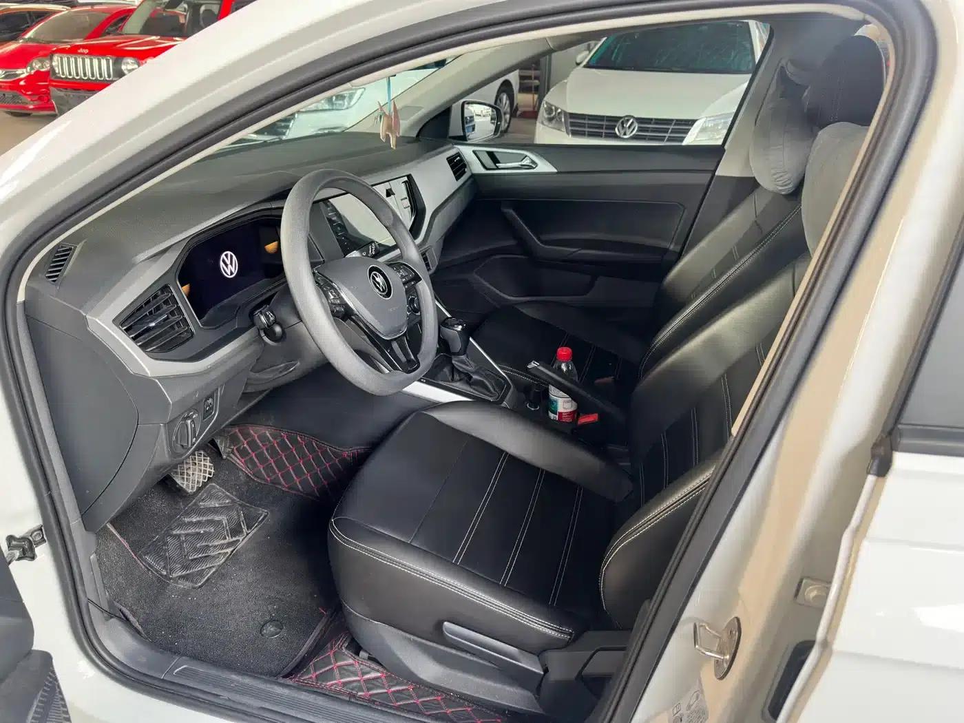 2023 Polo Plus 1.5L Automatic Enjoy Life Edition — миниатюра 3