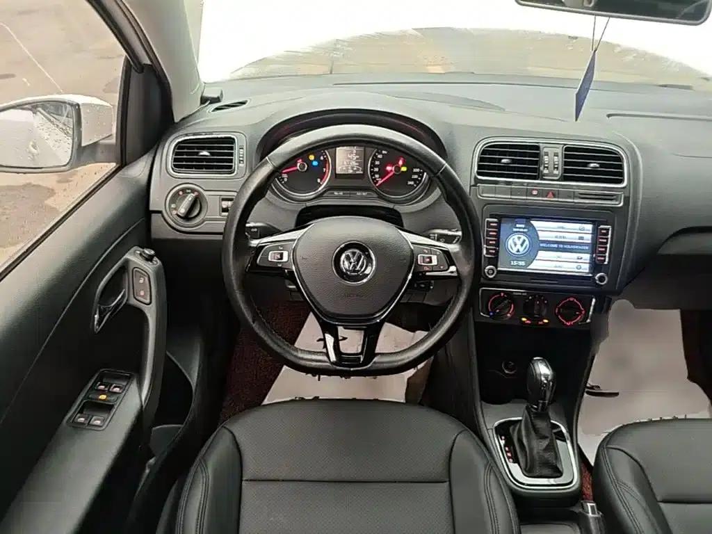 2016 Polo 1.6L Automatic Comfort Model — миниатюра 11