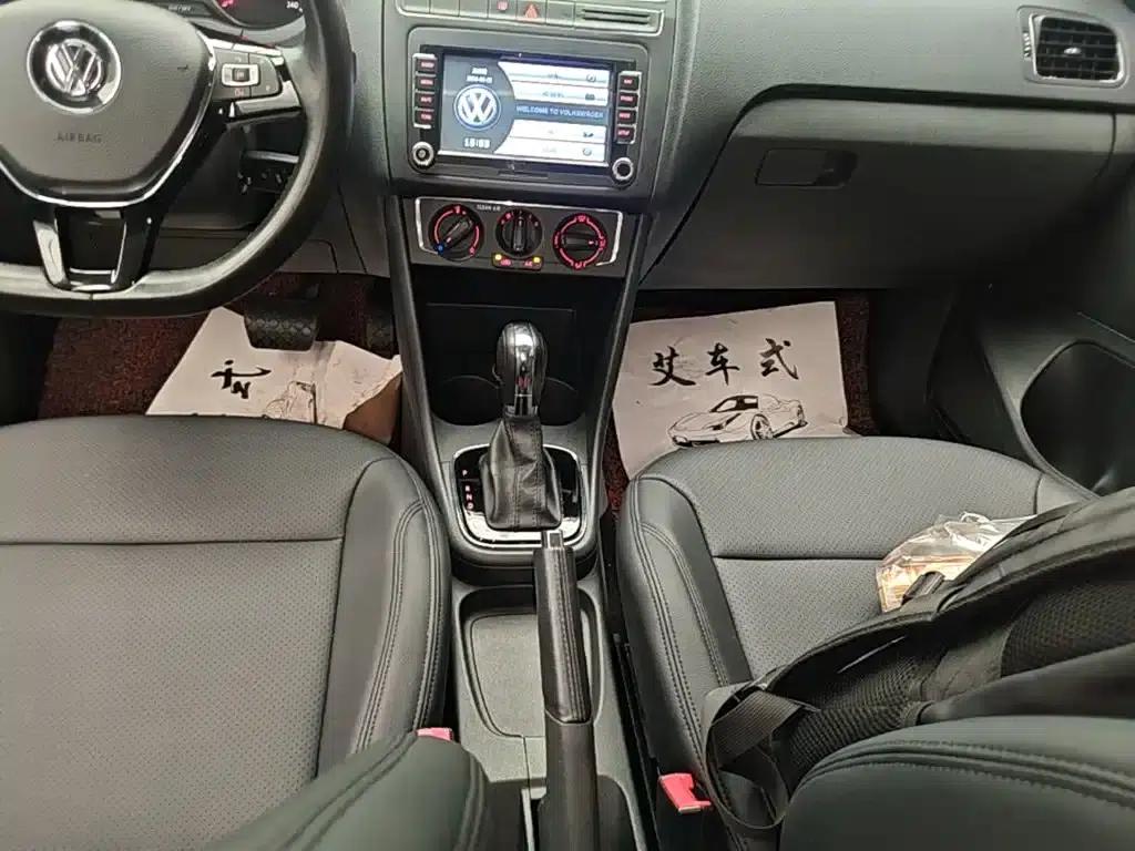 2016 Polo 1.6L Automatic Comfort Model — миниатюра 14