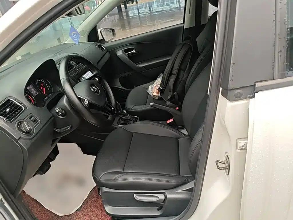 2016 Polo 1.6L Automatic Comfort Model — миниатюра 15