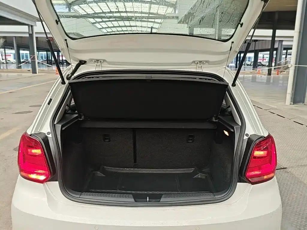 2016 Polo 1.6L Automatic Comfort Model — миниатюра 19