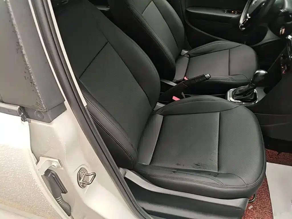 2016 Polo 1.6L Automatic Comfort Model — миниатюра 25