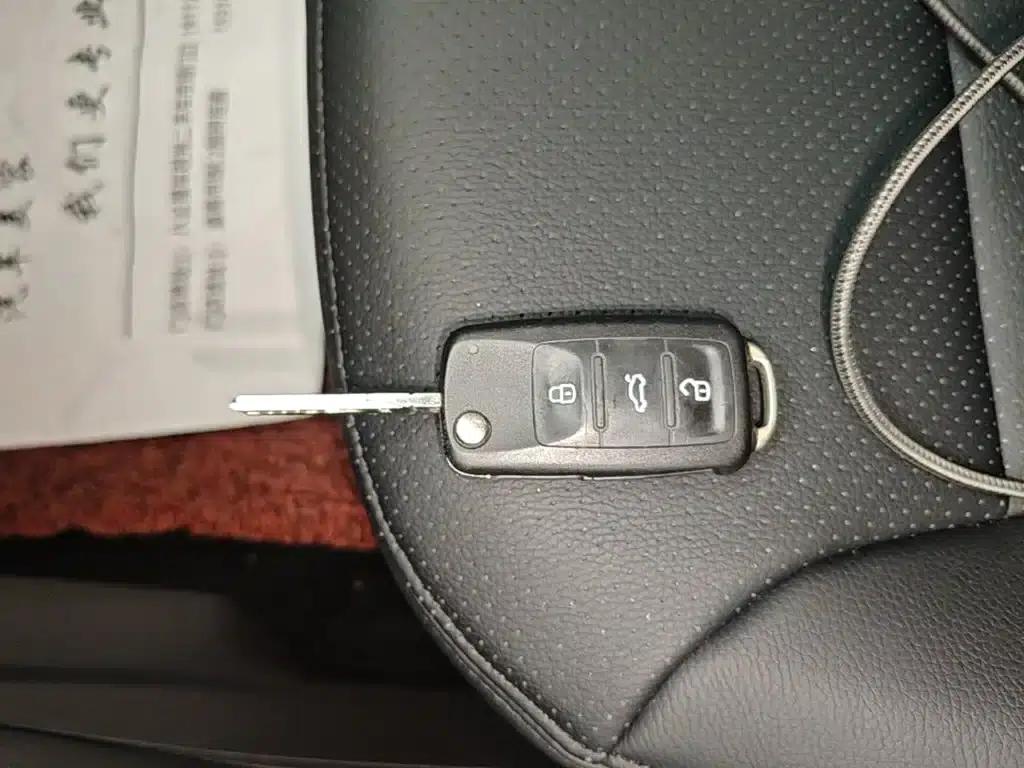 2016 Polo 1.6L Automatic Comfort Model — миниатюра 9