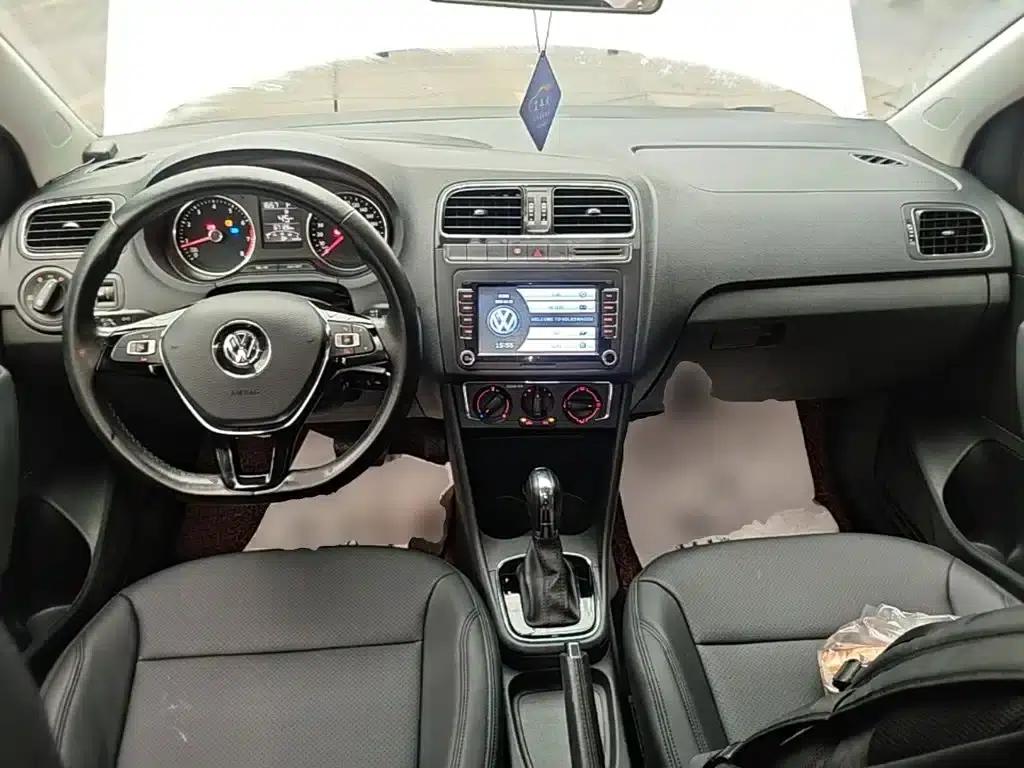 2016 Polo 1.6L Automatic Comfort Model — миниатюра 10