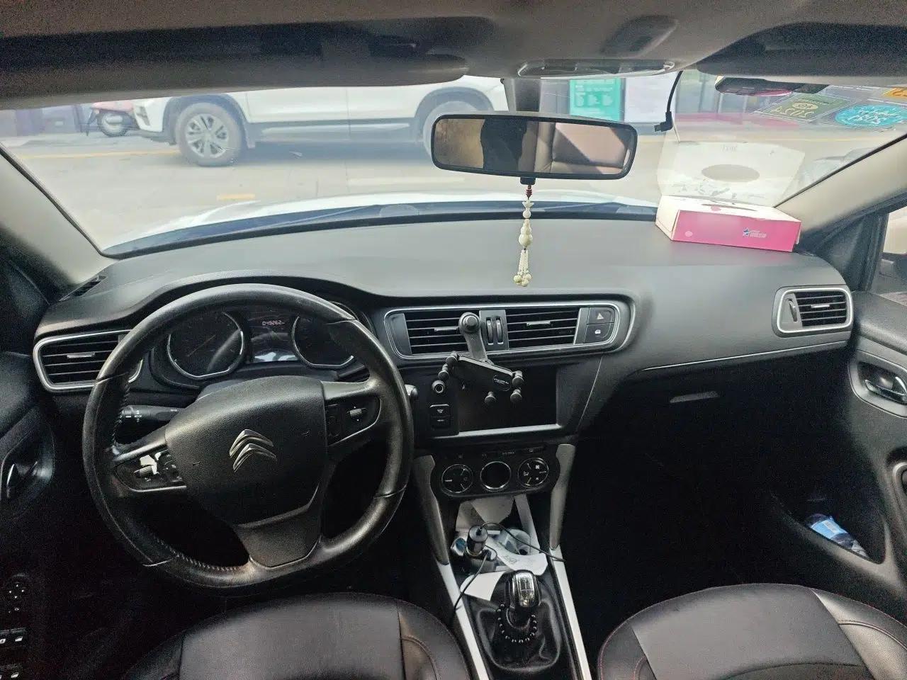 Citroen C3-XR 2015 1.6L Manual Pioneer Model — миниатюра 9