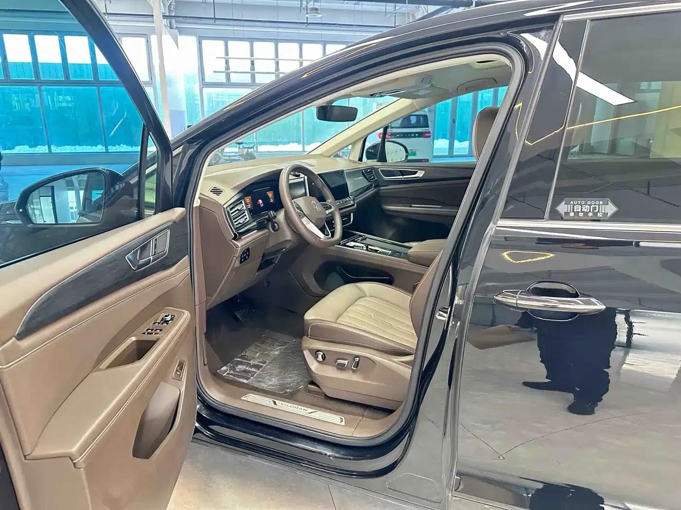 Viloran 2023 Facelift 330TSI Luxury Edition — миниатюра 5