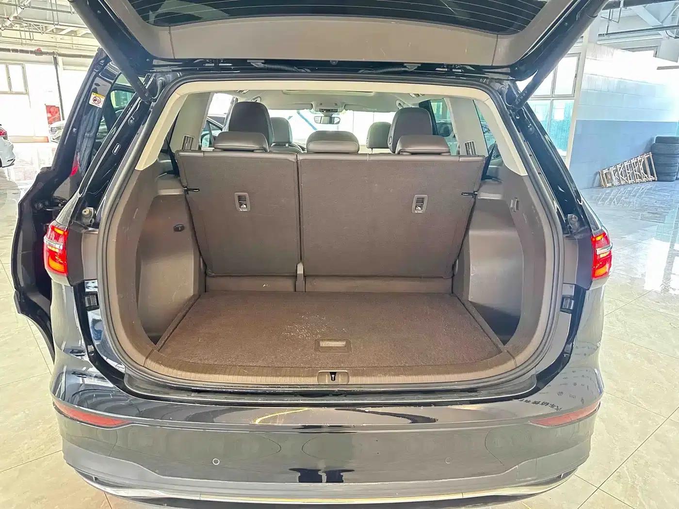 Viloran 2023 Facelift 330TSI Luxury Edition — миниатюра 8