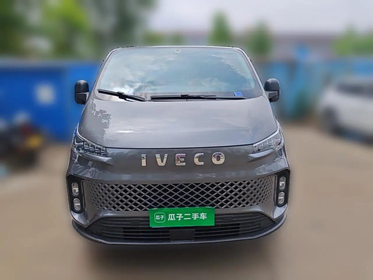 Iveco Fidato 2023 C30 Passenger Van 2.0T 93kW Manual Transmission Xingtu Edition Low Roof — миниатюра 2
